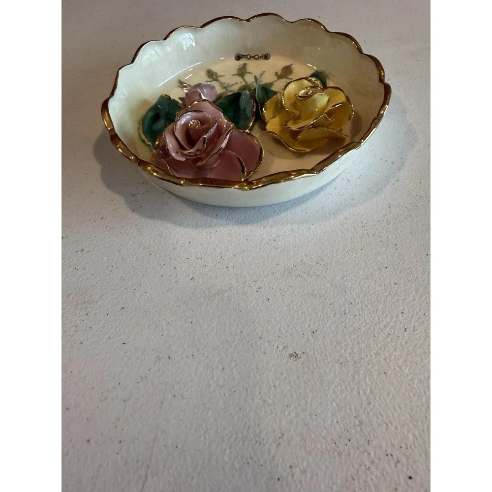 VTG Pair Of Capodimonte-Style Italian Wall Plaque 3-D Painted Roses From Chain
